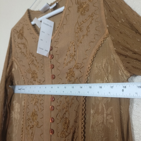 more by Lata Blouse Women Small Kakhy Floral Embroidered Button Romantic Edge Em - Picture 3 of 14